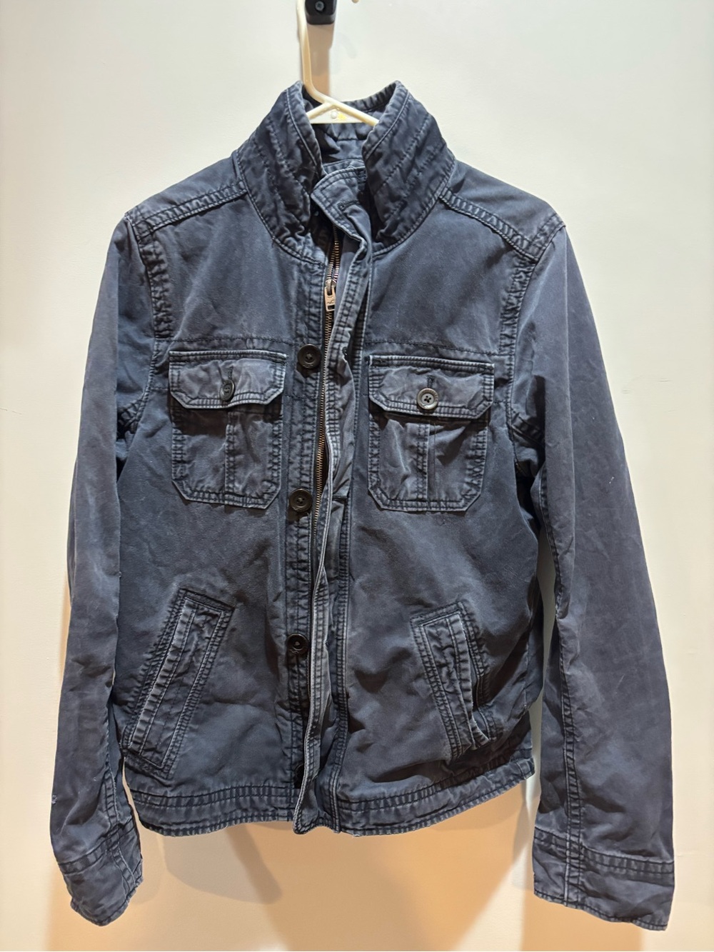 Men's Hollister Y2K Sentinel Casual Navy Utility Jacket no rips tears or smells.